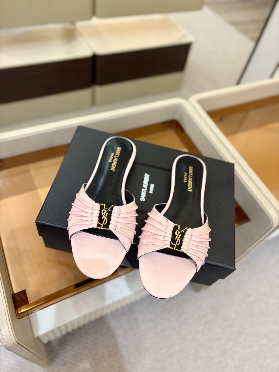 YSL「SAINT LAURENT*」  夏季新品 金属头优雅大气拖鞋——————————全新春夏系列 