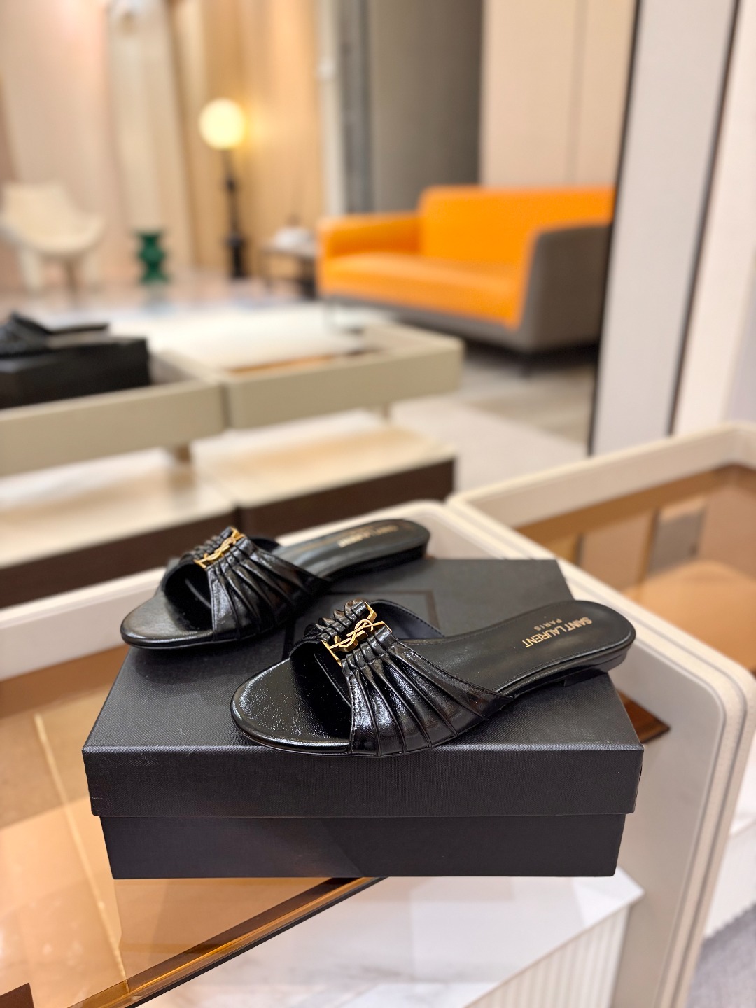 YSL「SAINT LAURENT*」  夏季新品 金属头优雅大气拖鞋——————————全新春夏系列 