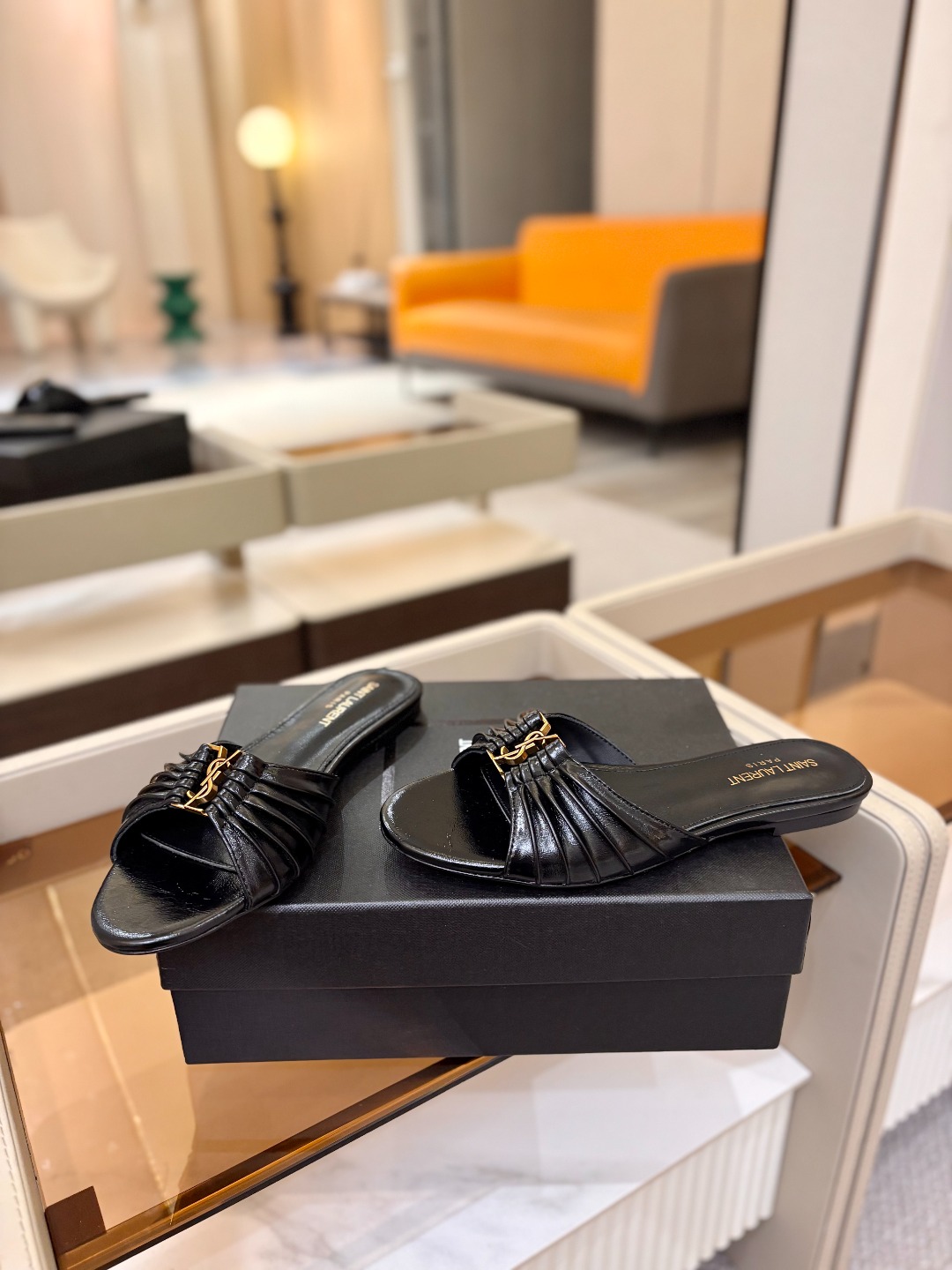 YSL「SAINT LAURENT*」  夏季新品 金属头优雅大气拖鞋——————————全新春夏系列 