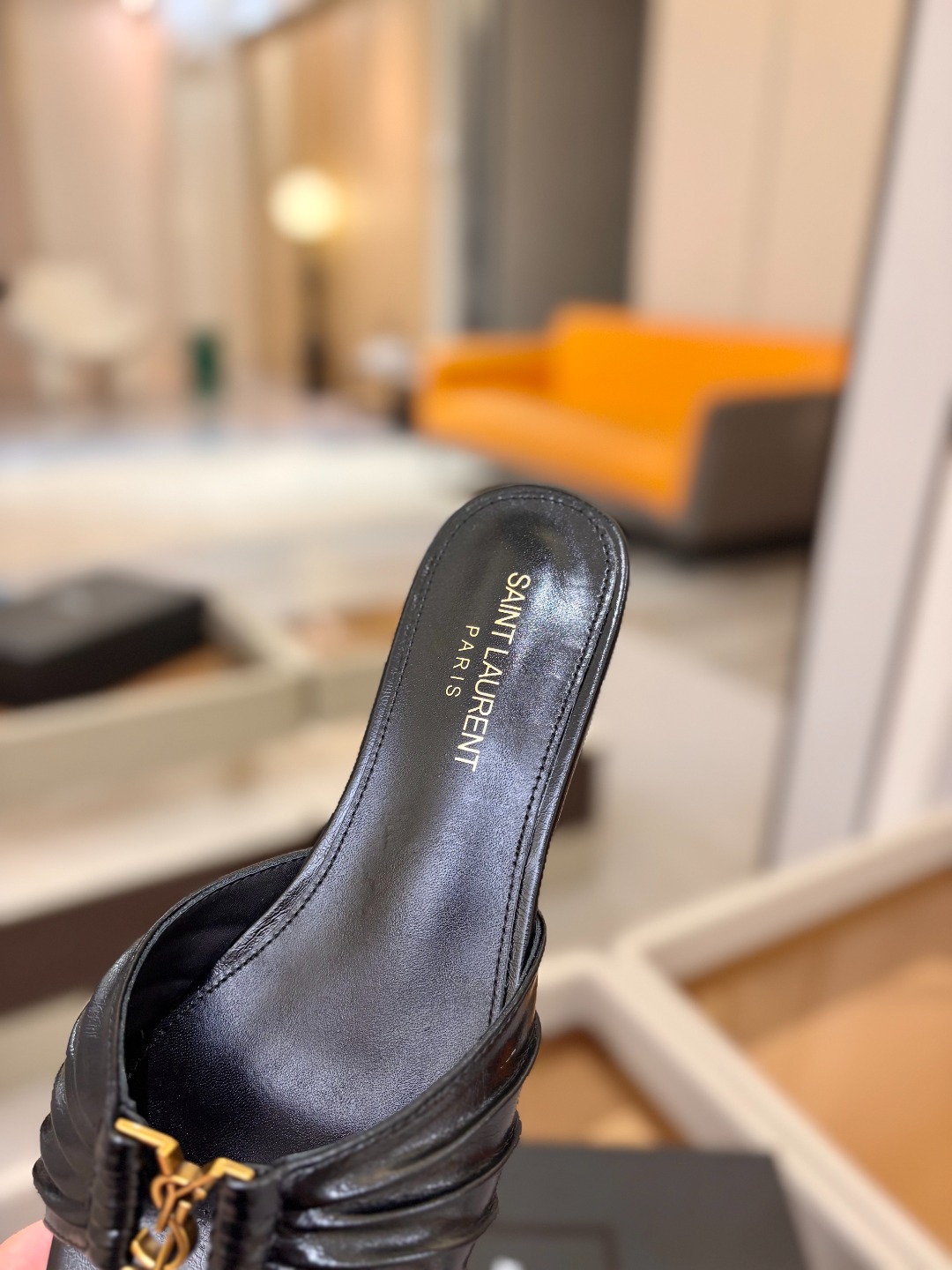 YSL「SAINT LAURENT*」  夏季新品 金属头优雅大气拖鞋——————————全新春夏系列 