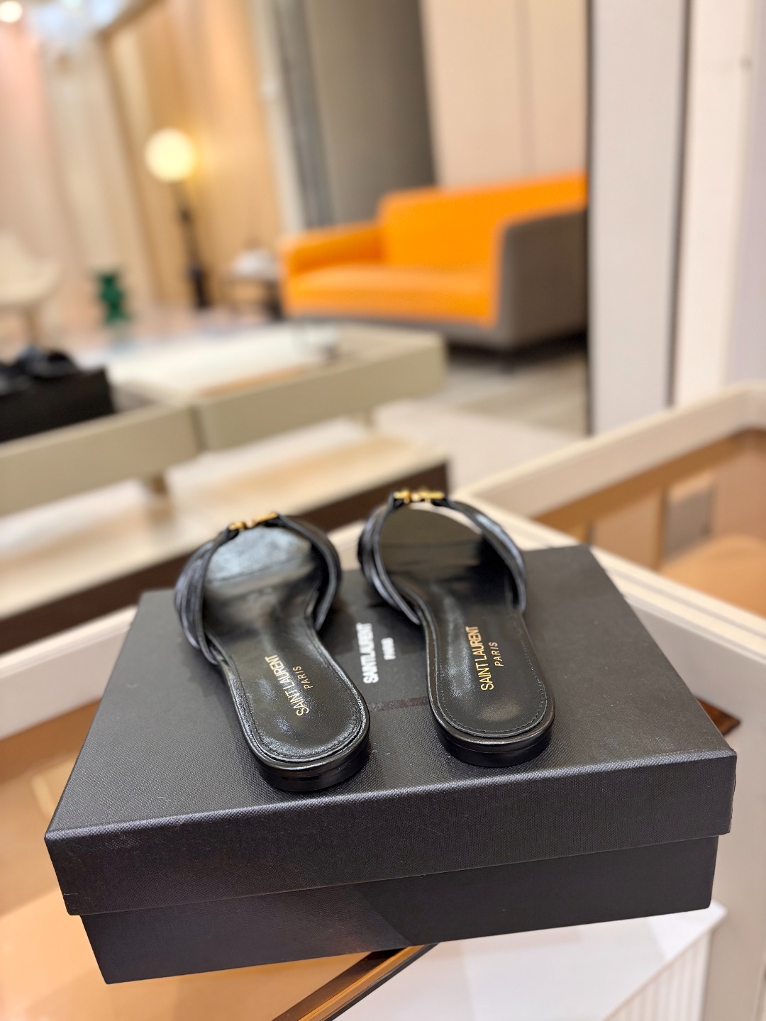 YSL「SAINT LAURENT*」  夏季新品 金属头优雅大气拖鞋——————————全新春夏系列 