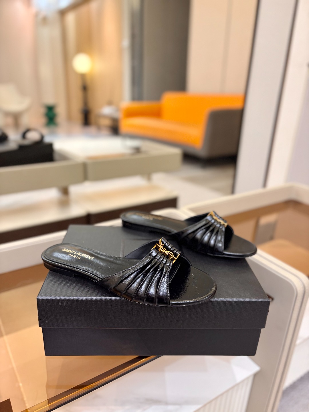 YSL「SAINT LAURENT*」  夏季新品 金属头优雅大气拖鞋——————————全新春夏系列 