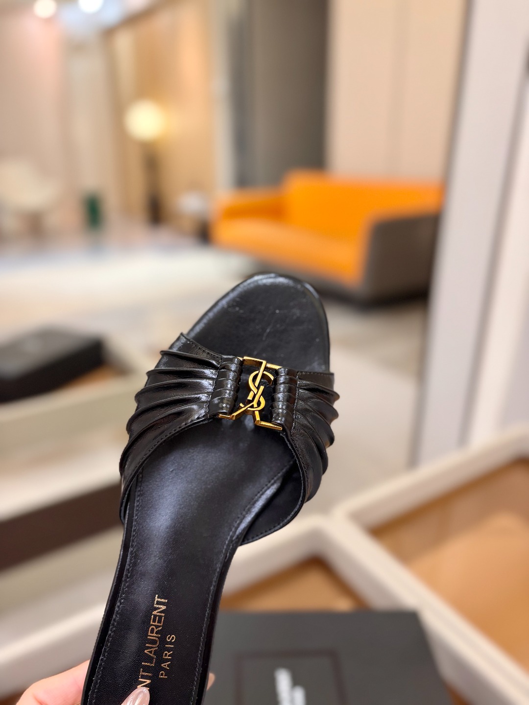 YSL「SAINT LAURENT*」  夏季新品 金属头优雅大气拖鞋——————————全新春夏系列 