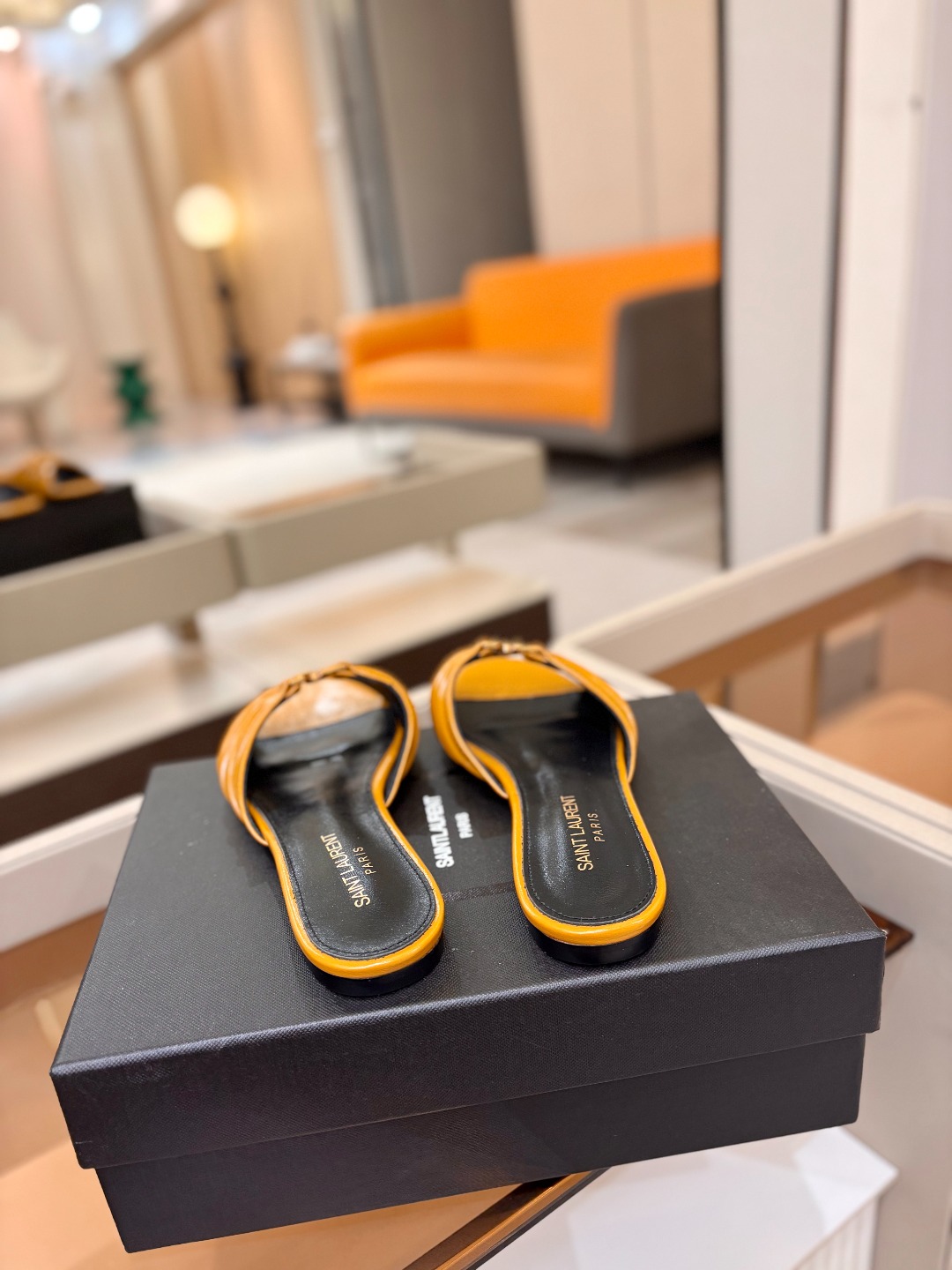 YSL「SAINT LAURENT*」  夏季新品 金属头优雅大气拖鞋——————————全新春夏系列 
