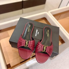 YSL「SAINT LAURENT*」 夏季新品 金属头优雅大气拖鞋——————————全新春夏系列 YSL「SAINT LAURENT*」 夏季新品 金属头优雅大气拖鞋——————————全新春夏系列