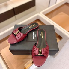 YSL「SAINT LAURENT*」 夏季新品 金属头优雅大气拖鞋——————————全新春夏系列 YSL「SAINT LAURENT*」 夏季新品 金属头优雅大气拖鞋——————————全新春夏系列