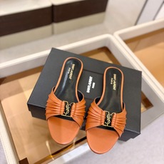 YSL「SAINT LAURENT*」 夏季新品 金属头优雅大气拖鞋——————————全新春夏系列 YSL「SAINT LAURENT*」 夏季新品 金属头优雅大气拖鞋——————————全新春夏系列