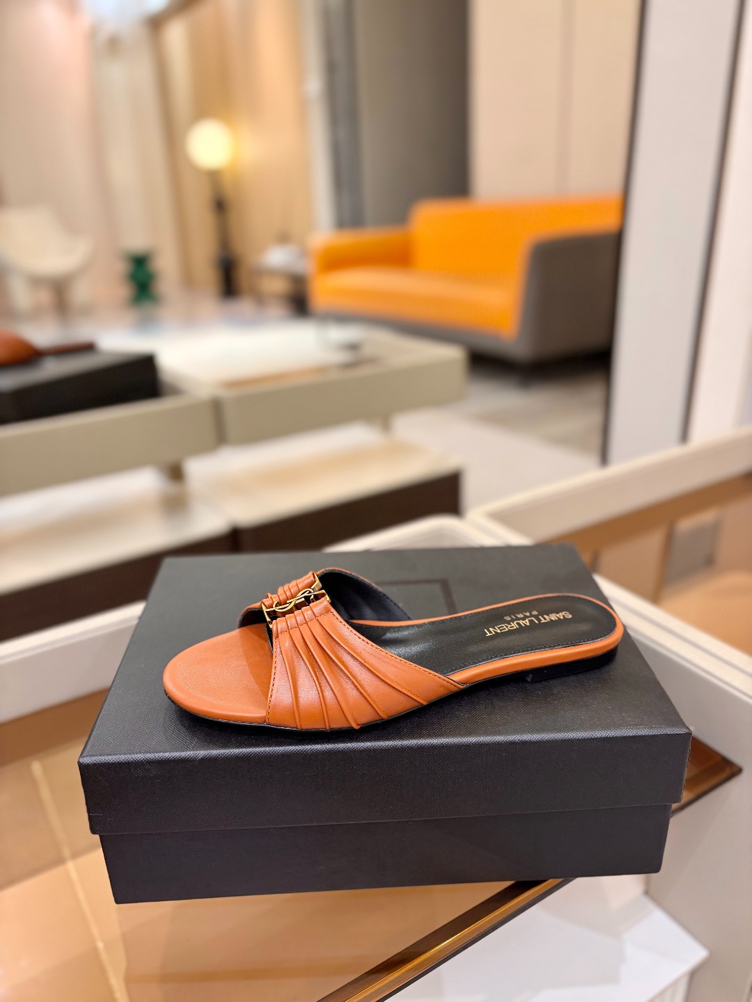 YSL「SAINT LAURENT*」  夏季新品 金属头优雅大气拖鞋——————————全新春夏系列 