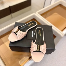 YSL「SAINT LAURENT*」 夏季新品 金属头优雅大气拖鞋——————————全新春夏系列 YSL「SAINT LAURENT*」 夏季新品 金属头优雅大气拖鞋——————————全新春夏系列