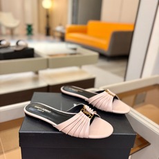 YSL「SAINT LAURENT*」 夏季新品 金属头优雅大气拖鞋——————————全新春夏系列 YSL「SAINT LAURENT*」 夏季新品 金属头优雅大气拖鞋——————————全新春夏系列