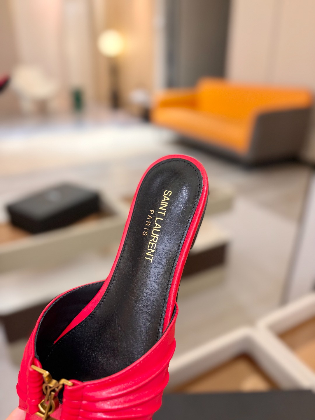 YSL「SAINT LAURENT*」  夏季新品 金属头优雅大气拖鞋——————————全新春夏系列 