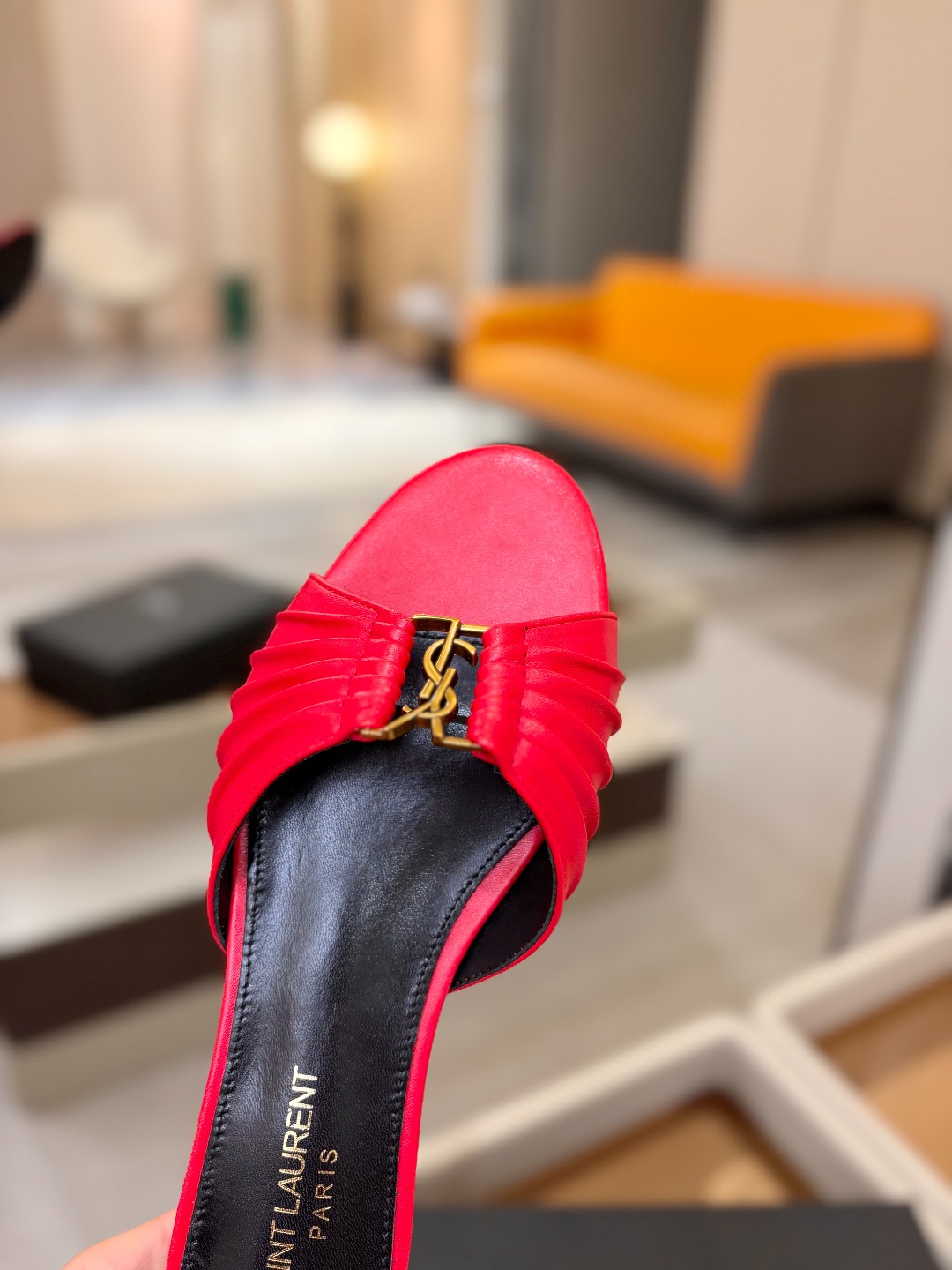 YSL「SAINT LAURENT*」  夏季新品 金属头优雅大气拖鞋——————————全新春夏系列 