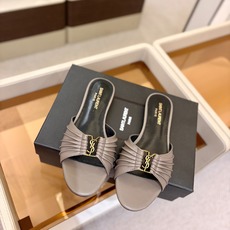 YSL「SAINT LAURENT*」 夏季新品 金属头优雅大气拖鞋——————————全新春夏系列 YSL「SAINT LAURENT*」 夏季新品 金属头优雅大气拖鞋——————————全新春夏系列
