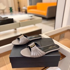 YSL「SAINT LAURENT*」 夏季新品 金属头优雅大气拖鞋——————————全新春夏系列 YSL「SAINT LAURENT*」 夏季新品 金属头优雅大气拖鞋——————————全新春夏系列