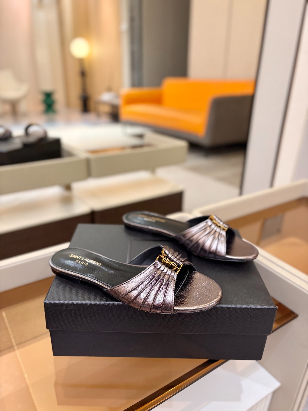 YSL「SAINT LAURENT*」  夏季新品 金属头优雅大气拖鞋——————————全新春夏系列 