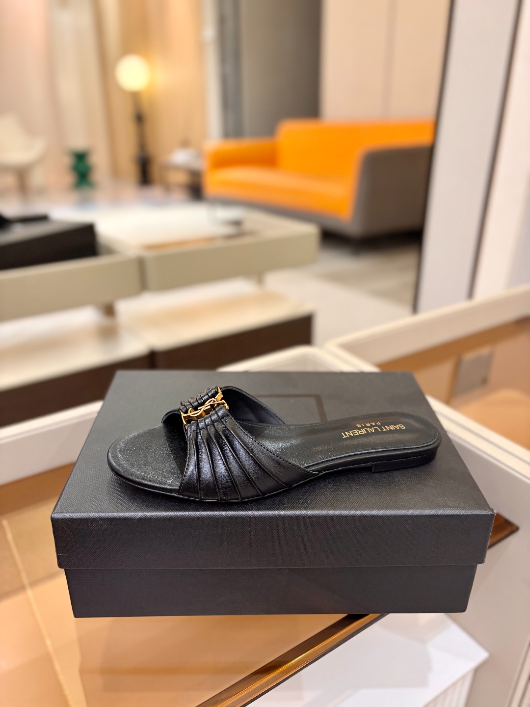 YSL「SAINT LAURENT*」  夏季新品 金属头优雅大气拖鞋——————————全新春夏系列 