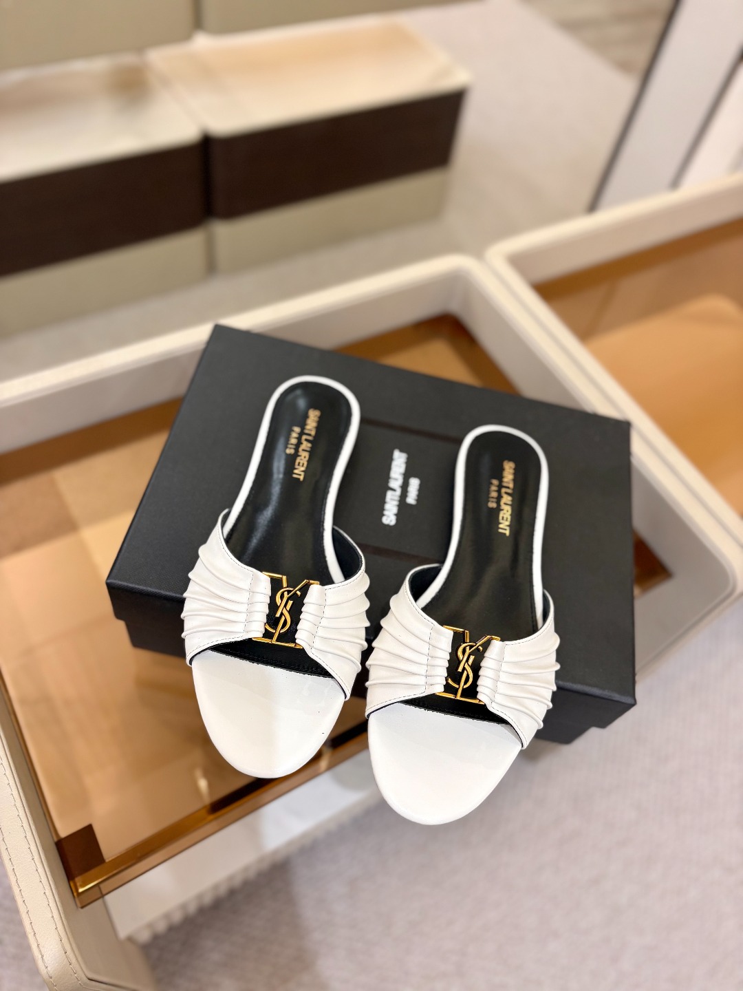 YSL「SAINT LAURENT*」  夏季新品 金属头优雅大气拖鞋——————————全新春夏系列 