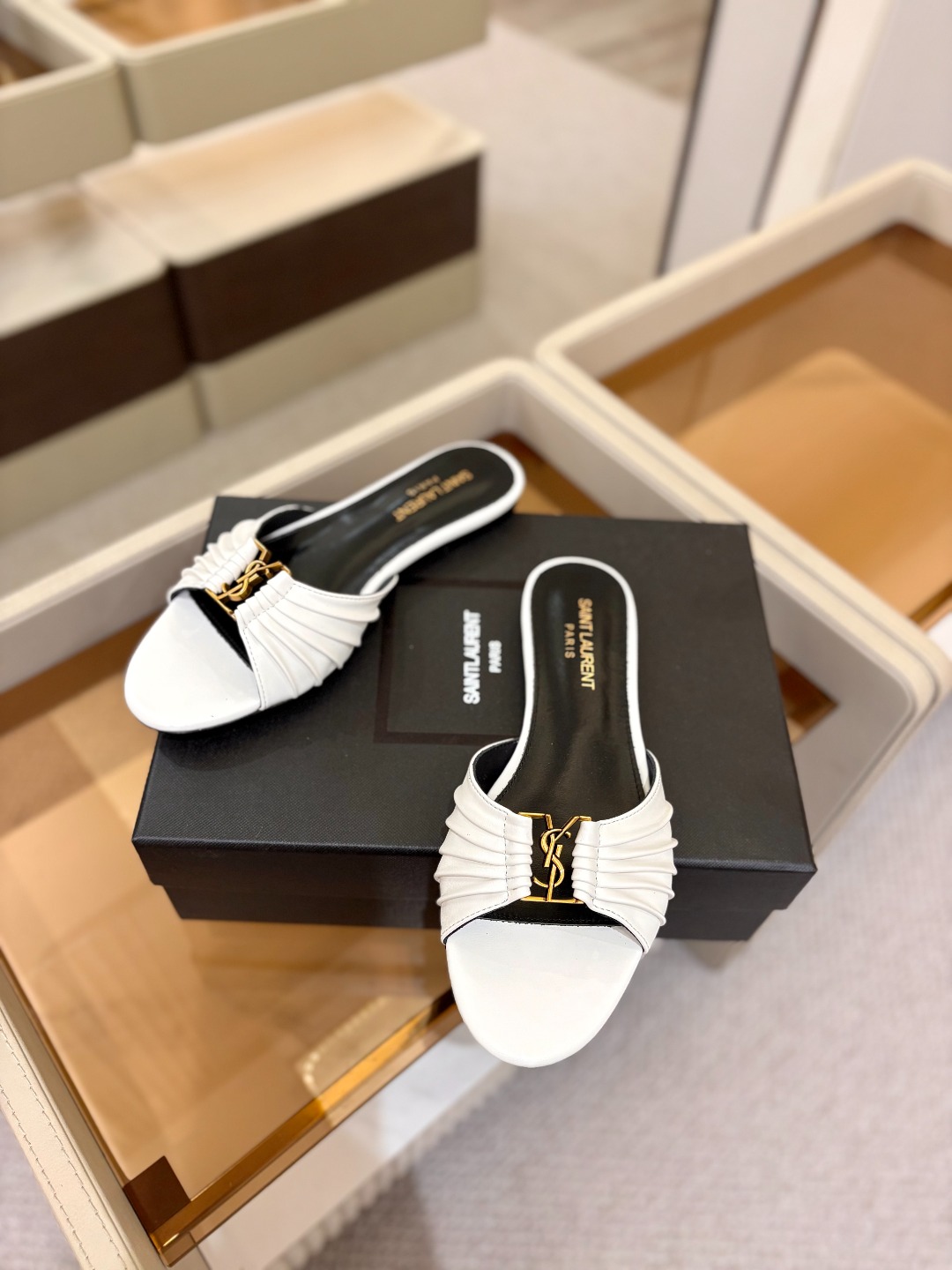YSL「SAINT LAURENT*」  夏季新品 金属头优雅大气拖鞋——————————全新春夏系列 