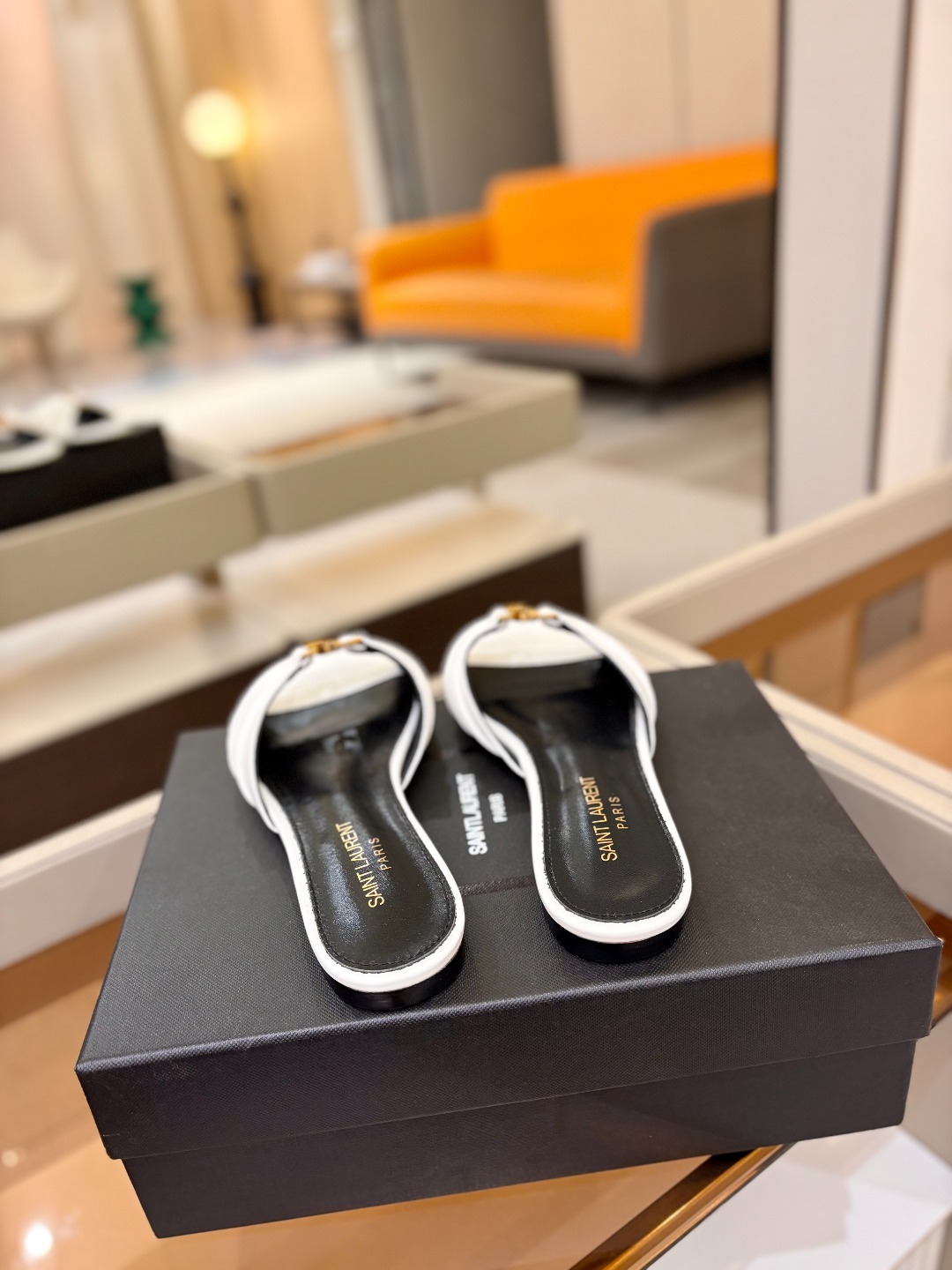 YSL「SAINT LAURENT*」  夏季新品 金属头优雅大气拖鞋——————————全新春夏系列 