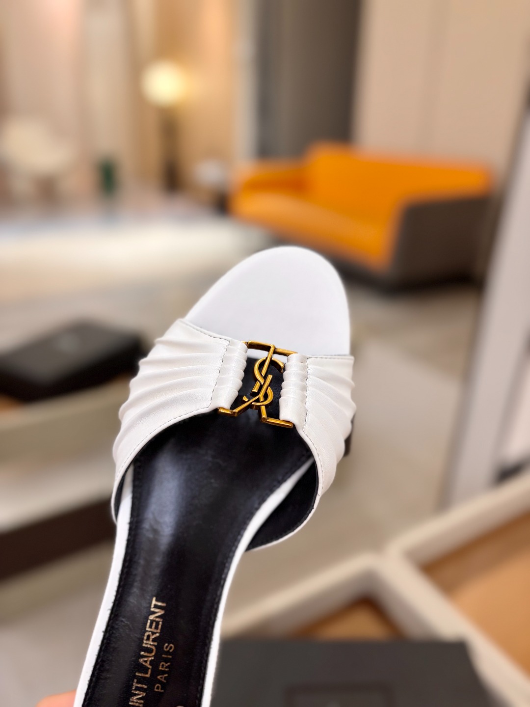 YSL「SAINT LAURENT*」  夏季新品 金属头优雅大气拖鞋——————————全新春夏系列 