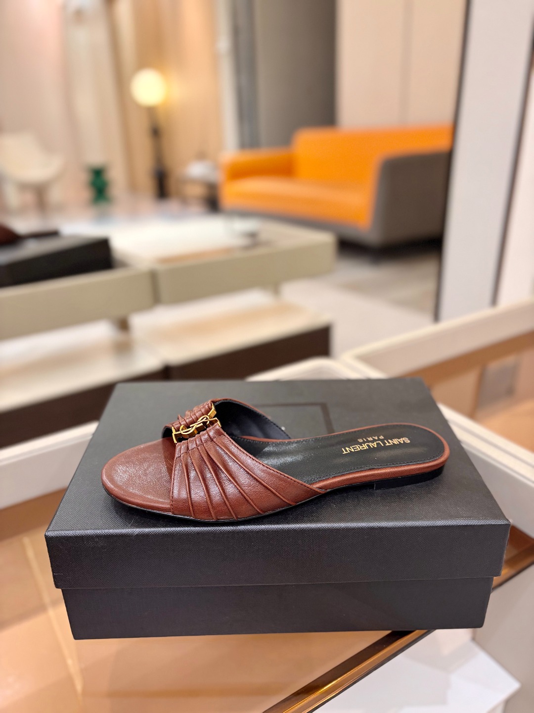 YSL「SAINT LAURENT*」  夏季新品 金属头优雅大气拖鞋——————————全新春夏系列 