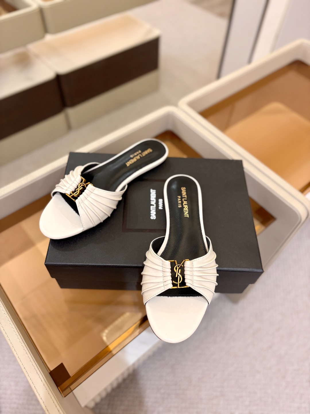 YSL「SAINT LAURENT*」  夏季新品 金属头优雅大气拖鞋——————————全新春夏系列 
