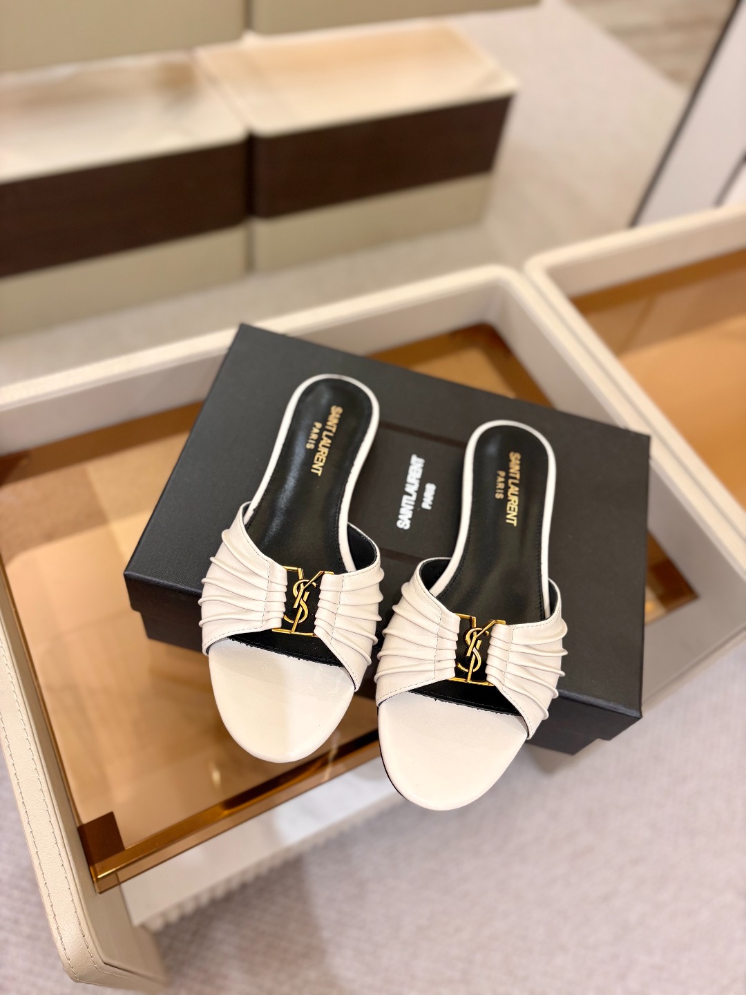 YSL「SAINT LAURENT*」  夏季新品 金属头优雅大气拖鞋——————————全新春夏系列 