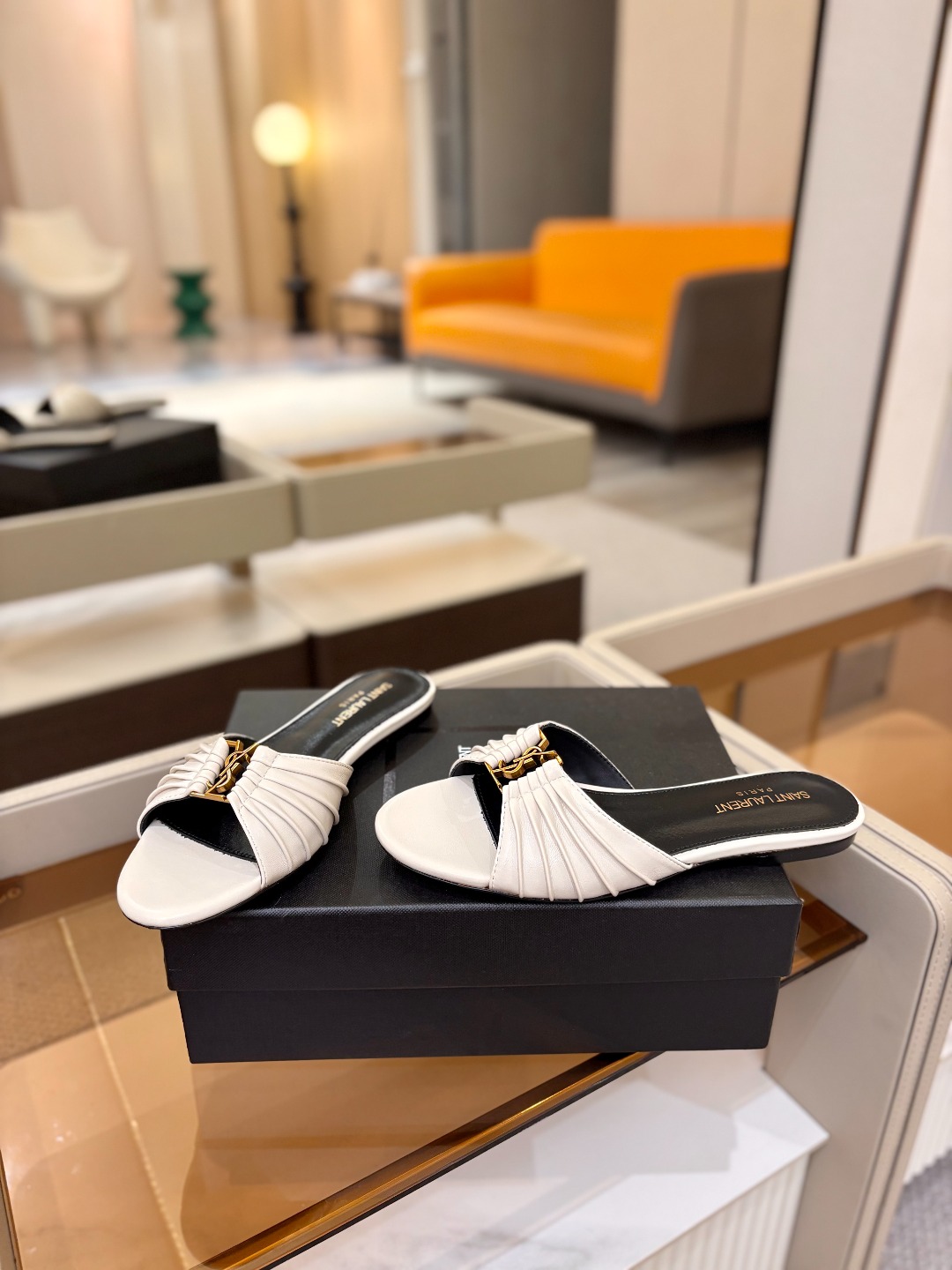 YSL「SAINT LAURENT*」  夏季新品 金属头优雅大气拖鞋——————————全新春夏系列 