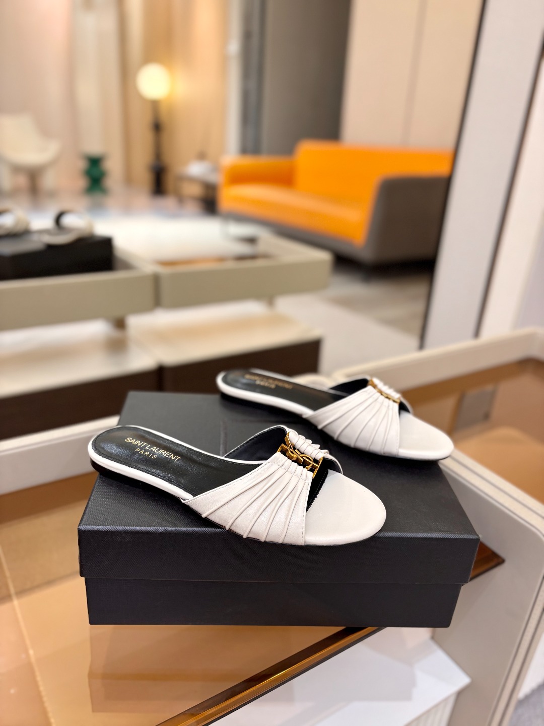 YSL「SAINT LAURENT*」  夏季新品 金属头优雅大气拖鞋——————————全新春夏系列 