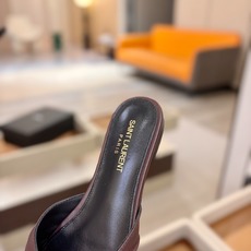 YSL「SAINT LAURENT*」 夏季新品 金属头优雅大气拖鞋——————————全新春夏系列 YSL「SAINT LAURENT*」 夏季新品 金属头优雅大气拖鞋——————————全新春夏系列