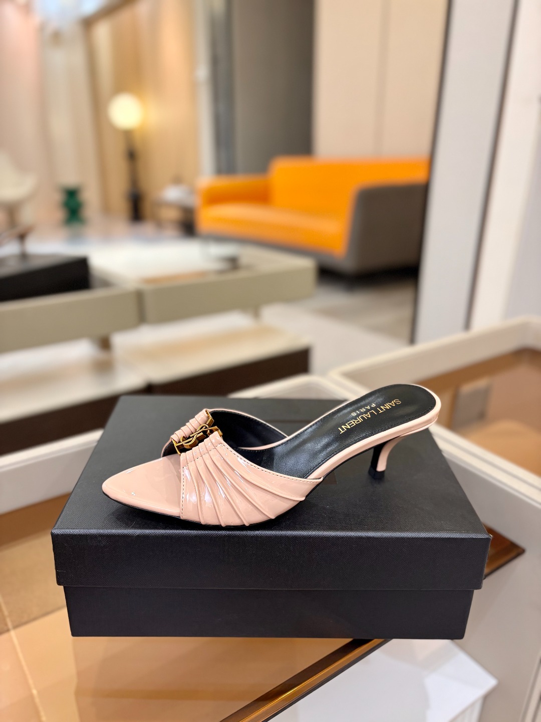 YSL「SAINT LAURENT*」 夏季新品 金属头优雅大气高跟凉鞋——————————全新春夏系列