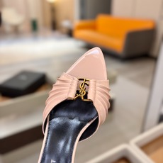 YSL「SAINT LAURENT*」 夏季新品 金属头优雅大气高跟凉鞋——————————全新春夏系列 YSL「SAINT LAURENT*」 夏季新品 金属头优雅大气高跟凉鞋——————————全新春夏系列