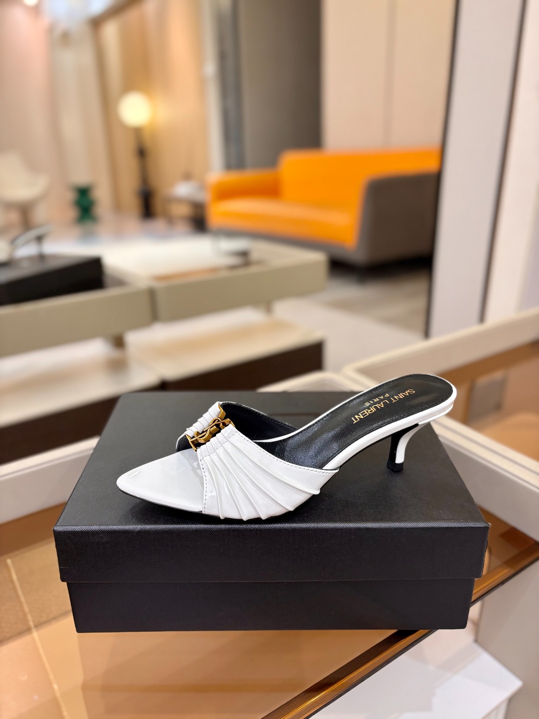 YSL「SAINT LAURENT*」 夏季新品 金属头优雅大气高跟凉鞋——————————全新春夏系列