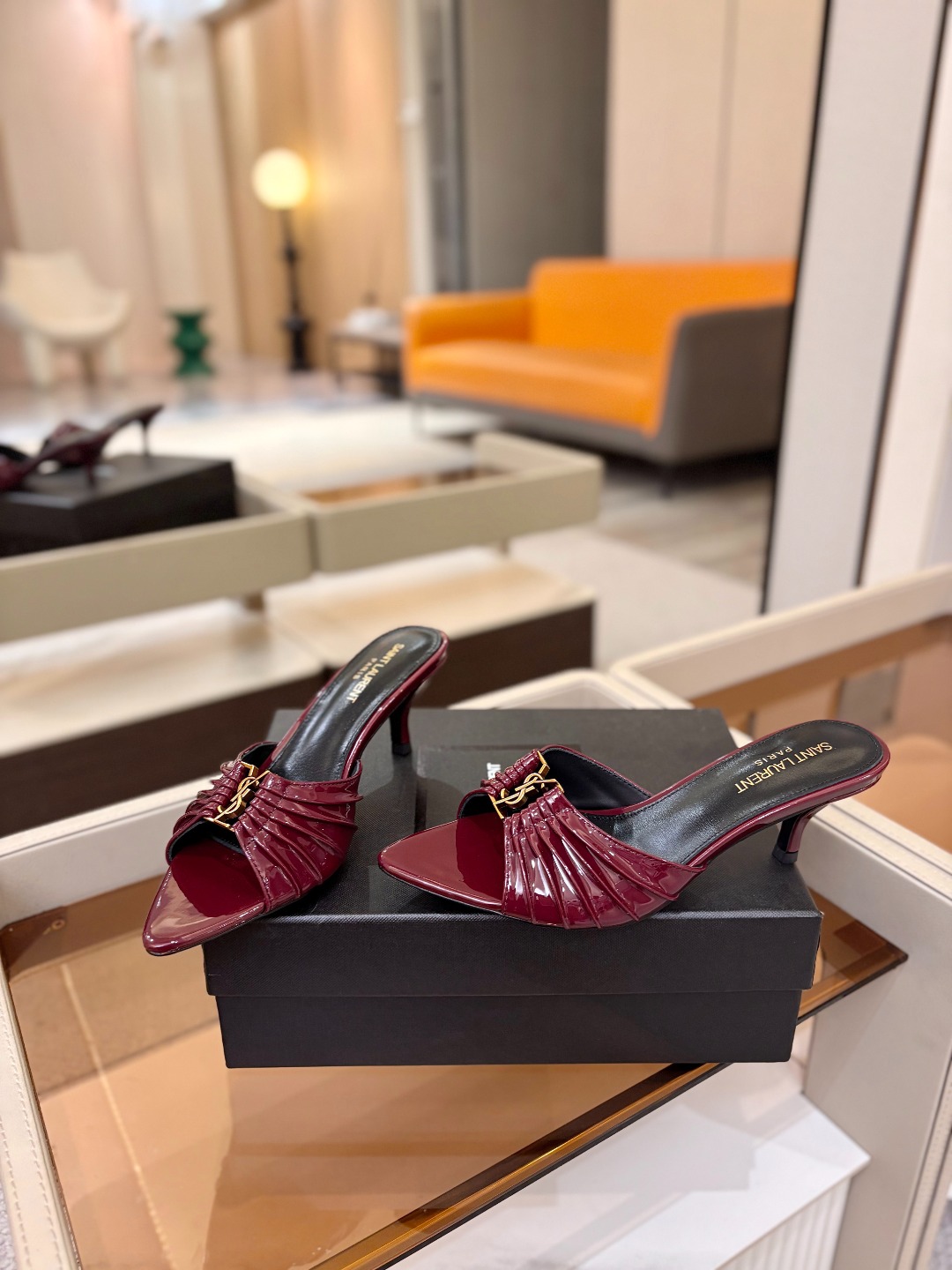YSL「SAINT LAURENT*」 夏季新品 金属头优雅大气高跟凉鞋——————————全新春夏系列