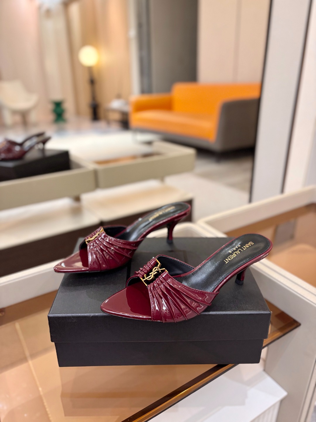 YSL「SAINT LAURENT*」 夏季新品 金属头优雅大气高跟凉鞋——————————全新春夏系列