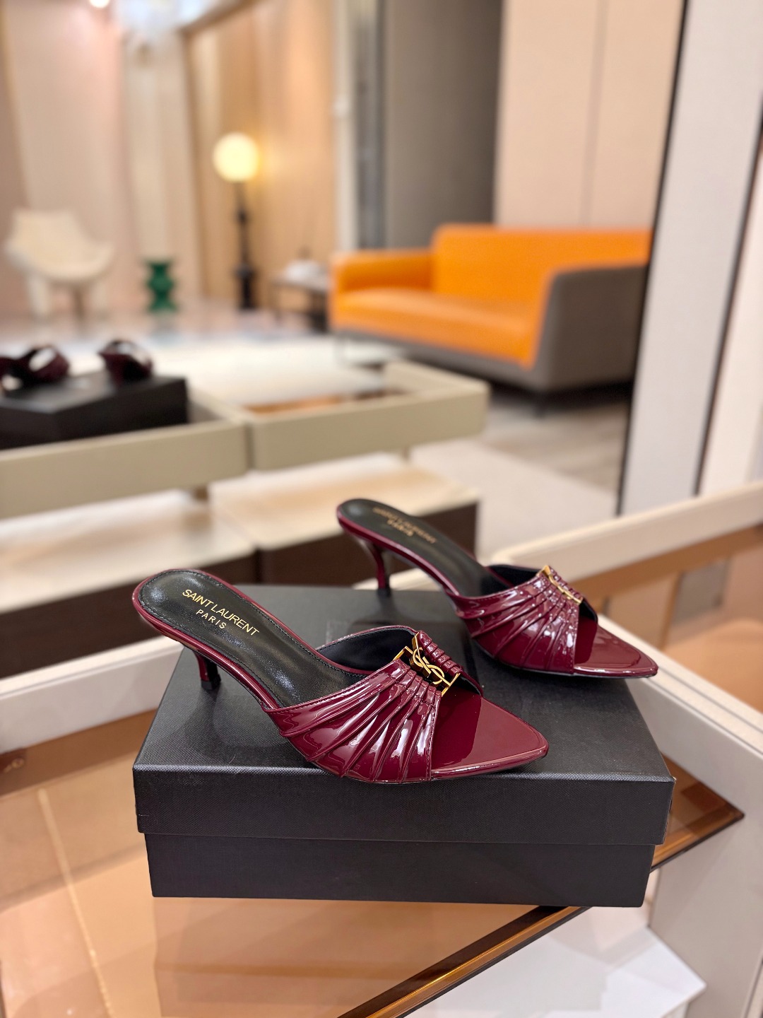 YSL「SAINT LAURENT*」 夏季新品 金属头优雅大气高跟凉鞋——————————全新春夏系列