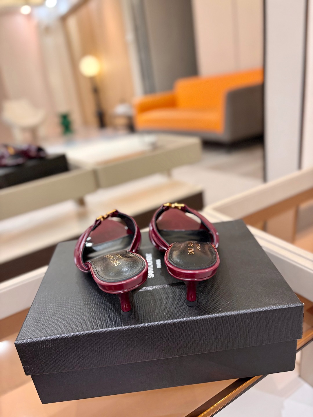 YSL「SAINT LAURENT*」 夏季新品 金属头优雅大气高跟凉鞋——————————全新春夏系列