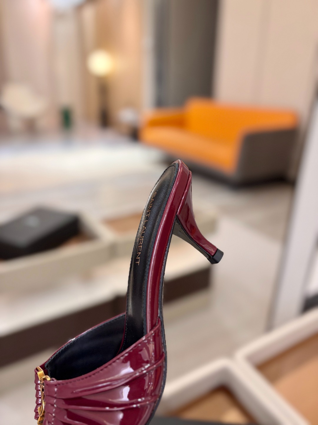 YSL「SAINT LAURENT*」 夏季新品 金属头优雅大气高跟凉鞋——————————全新春夏系列