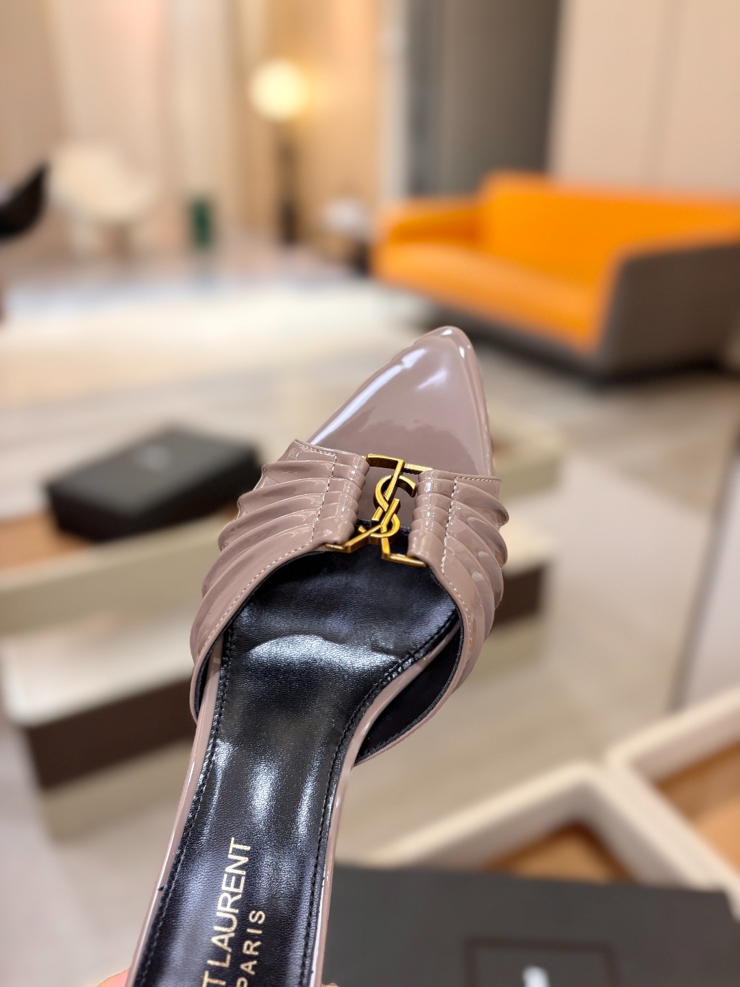 YSL「SAINT LAURENT*」 夏季新品 金属头优雅大气高跟凉鞋——————————全新春夏系列