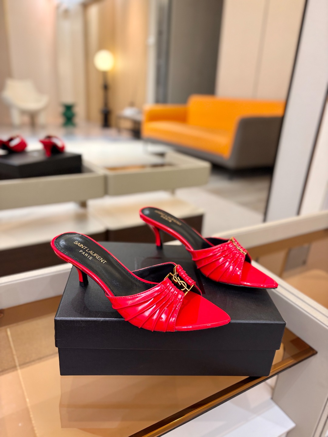 YSL「SAINT LAURENT*」 夏季新品 金属头优雅大气高跟凉鞋——————————全新春夏系列