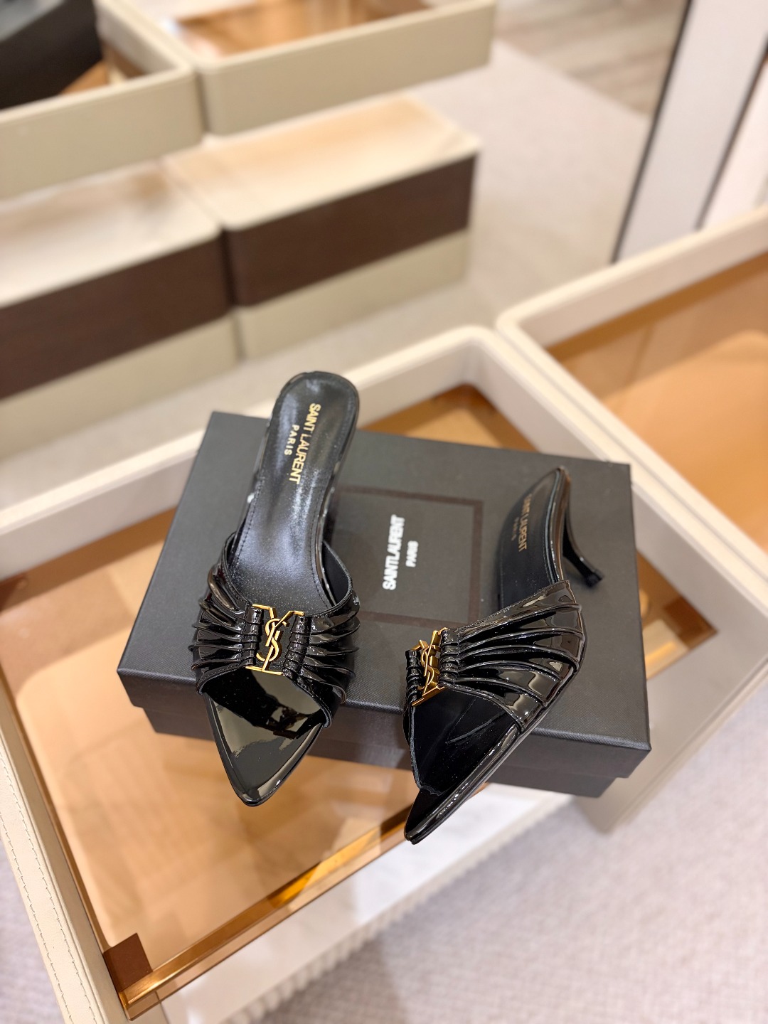 YSL「SAINT LAURENT*」 夏季新品 金属头优雅大气高跟凉鞋——————————全新春夏系列