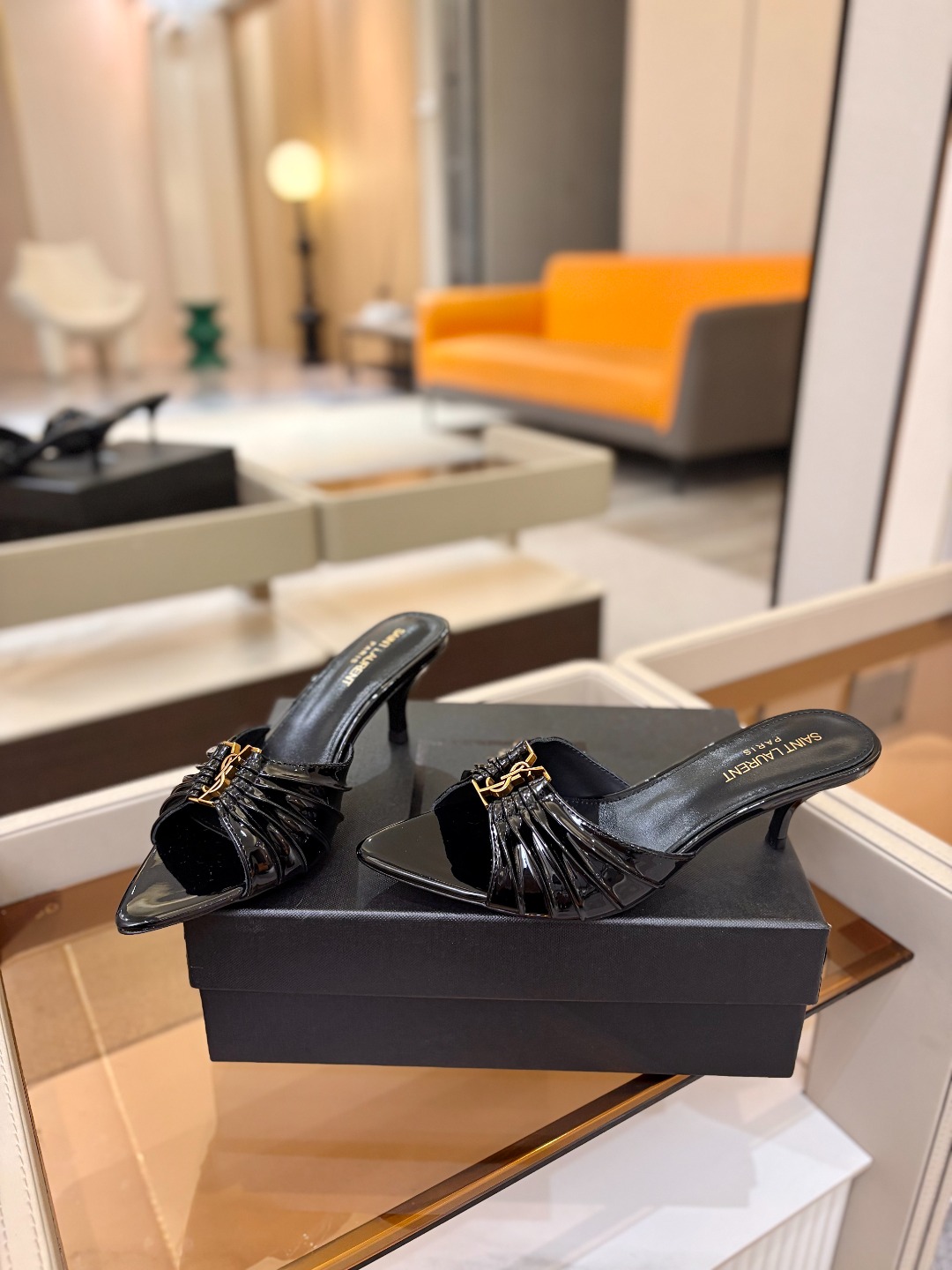 YSL「SAINT LAURENT*」 夏季新品 金属头优雅大气高跟凉鞋——————————全新春夏系列