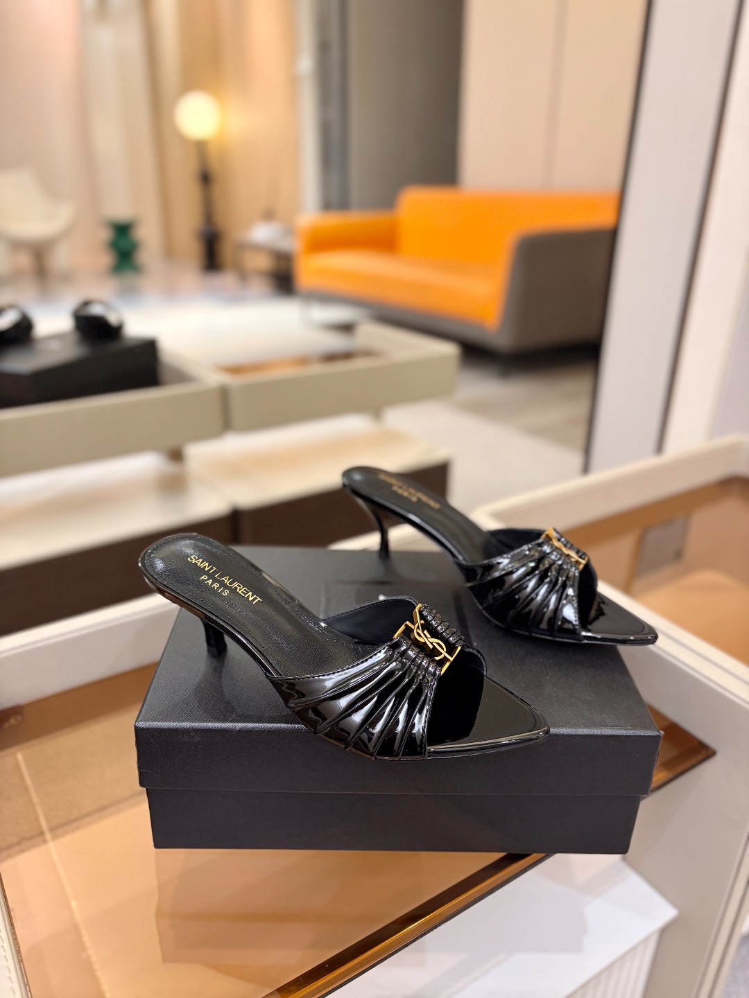 YSL「SAINT LAURENT*」 夏季新品 金属头优雅大气高跟凉鞋——————————全新春夏系列