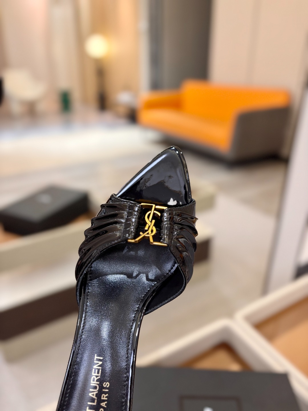 YSL「SAINT LAURENT*」 夏季新品 金属头优雅大气高跟凉鞋——————————全新春夏系列