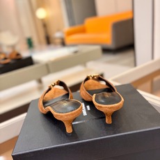YSL「SAINT LAURENT*」 夏季新品 金属头优雅大气高跟凉鞋——————————全新春夏系列 YSL「SAINT LAURENT*」 夏季新品 金属头优雅大气高跟凉鞋——————————全新春夏系列