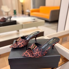 YSL「SAINT LAURENT*」 夏季新品 金属头优雅大气高跟凉鞋——————————全新春夏系列 YSL「SAINT LAURENT*」 夏季新品 金属头优雅大气高跟凉鞋——————————全新春夏系列