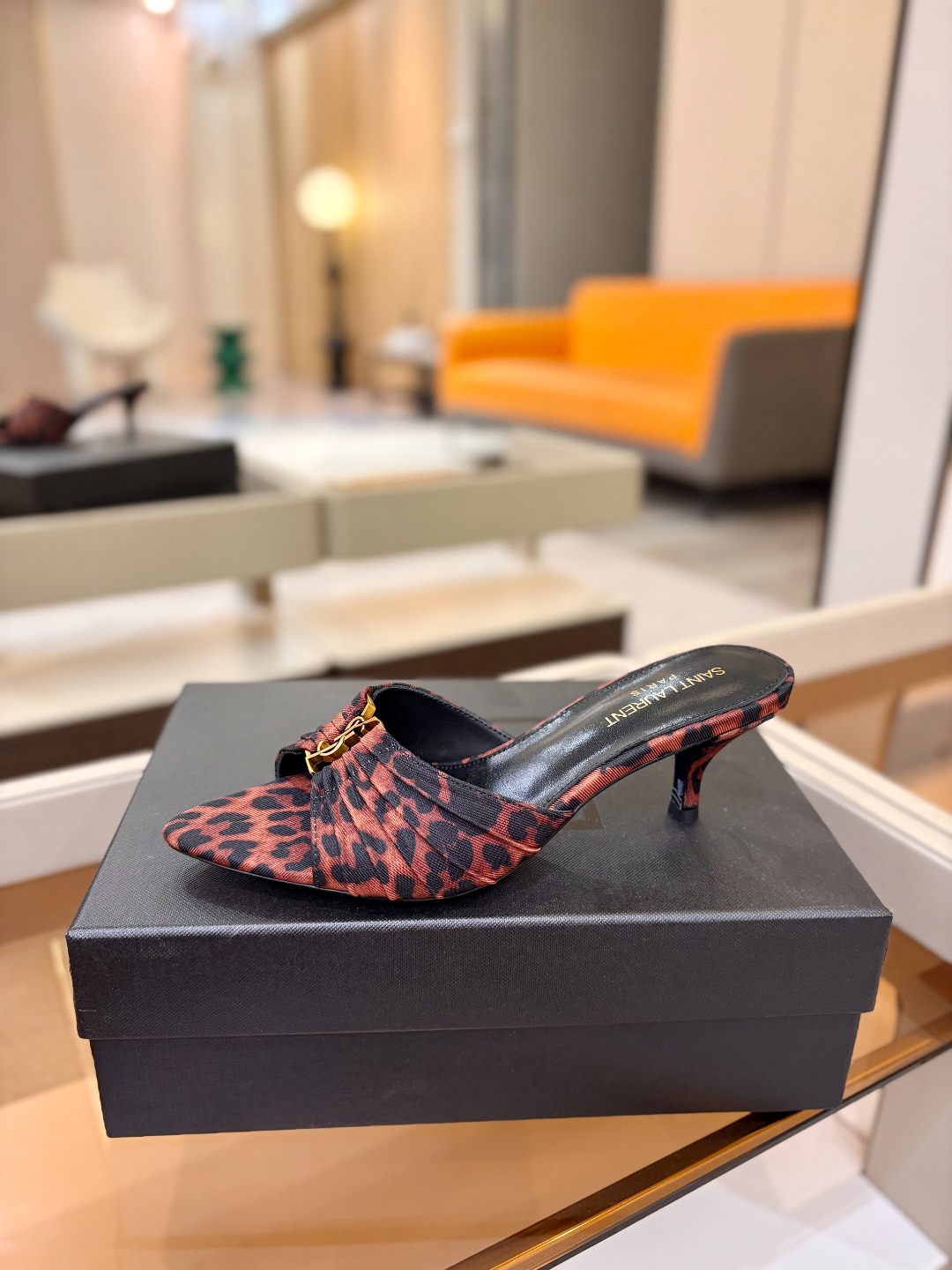 YSL「SAINT LAURENT*」 夏季新品 金属头优雅大气高跟凉鞋——————————全新春夏系列