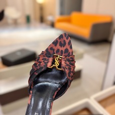 YSL「SAINT LAURENT*」 夏季新品 金属头优雅大气高跟凉鞋——————————全新春夏系列 YSL「SAINT LAURENT*」 夏季新品 金属头优雅大气高跟凉鞋——————————全新春夏系列