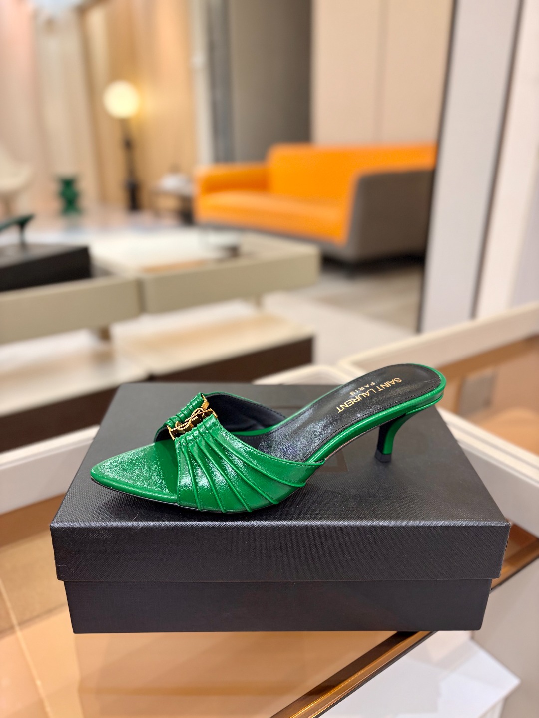 YSL「SAINT LAURENT*」 夏季新品 金属头优雅大气高跟凉鞋——————————全新春夏系列