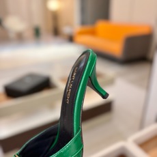 YSL「SAINT LAURENT*」 夏季新品 金属头优雅大气高跟凉鞋——————————全新春夏系列 YSL「SAINT LAURENT*」 夏季新品 金属头优雅大气高跟凉鞋——————————全新春夏系列